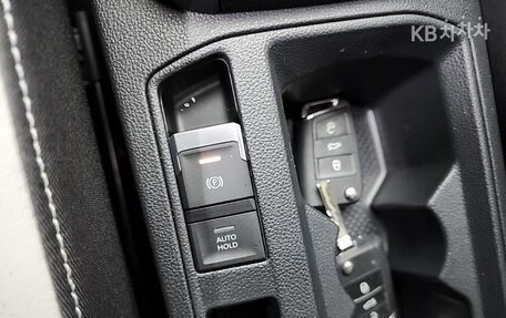 Volkswagen T-Roc I, 2021 год, 2 200 000 рублей, 16 фотография