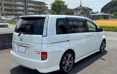 Toyota ISis I, 2017 год, 1 116 000 рублей, 5 фотография