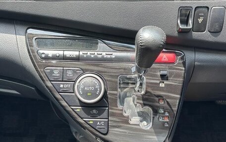 Toyota ISis I, 2017 год, 1 116 000 рублей, 15 фотография