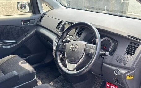 Toyota ISis I, 2017 год, 1 116 000 рублей, 10 фотография