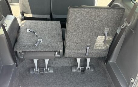 Toyota ISis I, 2017 год, 1 116 000 рублей, 35 фотография