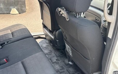 Toyota ISis I, 2017 год, 1 116 000 рублей, 32 фотография