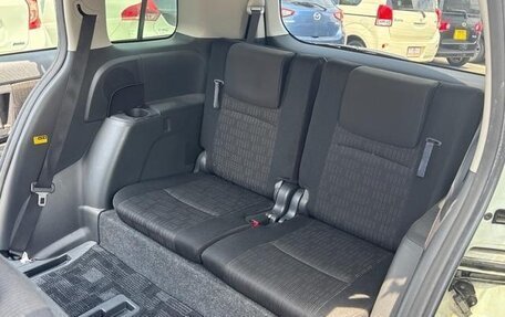 Toyota ISis I, 2017 год, 1 116 000 рублей, 34 фотография