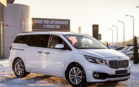 KIA Carnival III, 2018 год, 2 495 000 рублей, 3 фотография