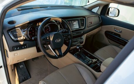 KIA Carnival III, 2018 год, 2 495 000 рублей, 13 фотография