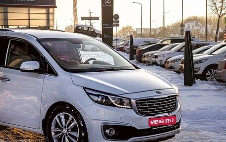 KIA Carnival III, 2018 год, 2 495 000 рублей, 8 фотография