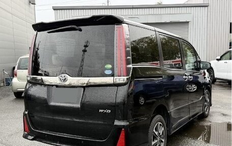 Toyota Noah III, 2019 год, 1 761 000 рублей, 3 фотография