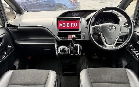 Toyota Noah III, 2019 год, 1 761 000 рублей, 9 фотография