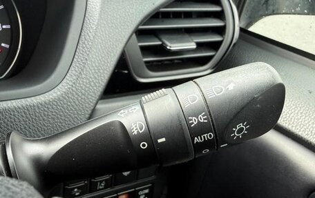 Toyota Noah III, 2019 год, 1 761 000 рублей, 12 фотография