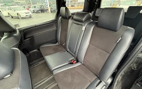 Toyota Noah III, 2019 год, 1 761 000 рублей, 33 фотография