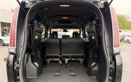 Toyota Noah III, 2019 год, 1 761 000 рублей, 37 фотография