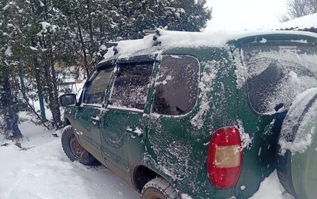 Chevrolet Niva I рестайлинг, 2004 год, 300 000 рублей, 3 фотография