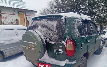 Chevrolet Niva I рестайлинг, 2004 год, 300 000 рублей, 2 фотография