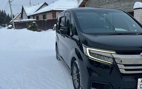 Honda Stepwgn IV, 2018 год, 2 600 000 рублей, 18 фотография