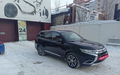 Mitsubishi Outlander III рестайлинг 3, 2018 год, 1 750 000 рублей, 2 фотография