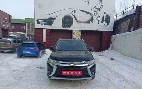 Mitsubishi Outlander III рестайлинг 3, 2018 год, 1 750 000 рублей, 3 фотография