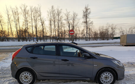 Hyundai Solaris II рестайлинг, 2011 год, 720 000 рублей, 5 фотография