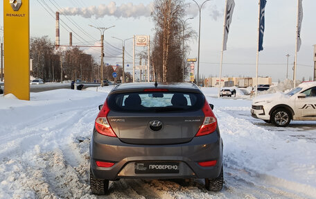Hyundai Solaris II рестайлинг, 2011 год, 720 000 рублей, 7 фотография