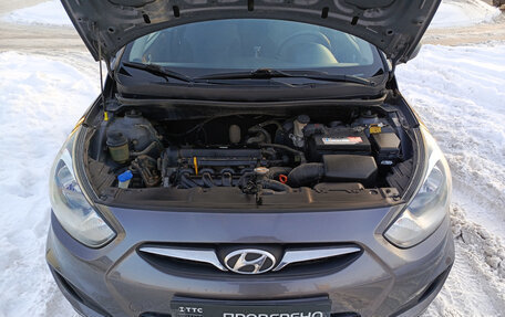 Hyundai Solaris II рестайлинг, 2011 год, 720 000 рублей, 11 фотография