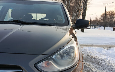 Hyundai Solaris II рестайлинг, 2011 год, 720 000 рублей, 21 фотография