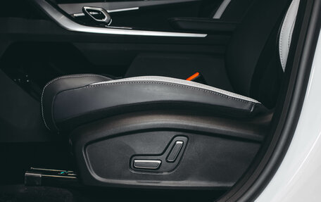 Geely Atlas, 2025 год, 4 080 990 рублей, 9 фотография