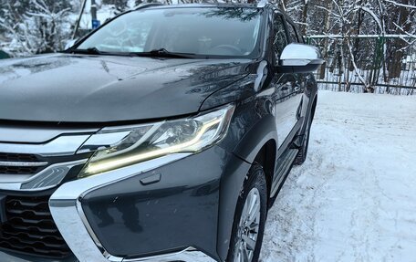 Mitsubishi Pajero Sport III рестайлинг, 2019 год, 3 550 000 рублей, 3 фотография