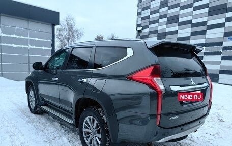 Mitsubishi Pajero Sport III рестайлинг, 2019 год, 3 550 000 рублей, 4 фотография