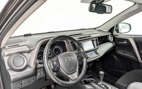 Toyota RAV4, 2018 год, 2 650 000 рублей, 16 фотография