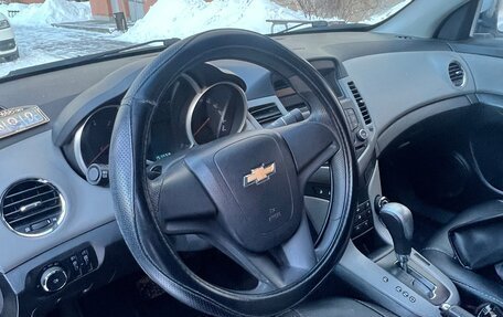 Chevrolet Cruze II, 2012 год, 700 000 рублей, 6 фотография