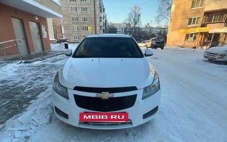 Chevrolet Cruze II, 2012 год, 700 000 рублей, 4 фотография