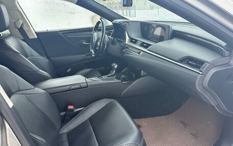 Lexus ES VII, 2019 год, 3 980 000 рублей, 10 фотография