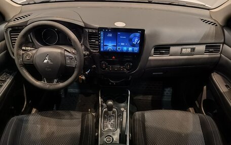 Mitsubishi Outlander III рестайлинг 3, 2017 год, 1 849 000 рублей, 9 фотография