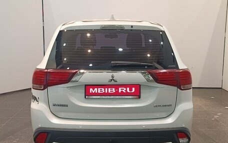 Mitsubishi Outlander III рестайлинг 3, 2017 год, 1 849 000 рублей, 5 фотография