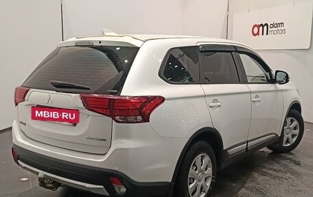 Mitsubishi Outlander III рестайлинг 3, 2017 год, 1 849 000 рублей, 4 фотография