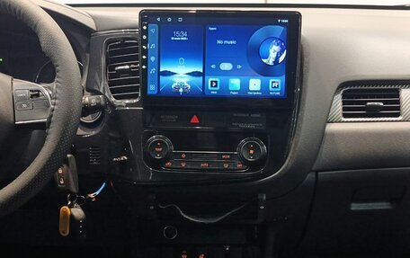 Mitsubishi Outlander III рестайлинг 3, 2017 год, 1 849 000 рублей, 15 фотография