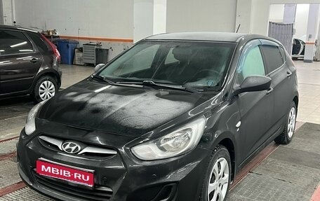 Hyundai Solaris II рестайлинг, 2012 год, 880 000 рублей, 1 фотография