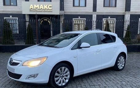 Opel Astra J, 2011 год, 820 000 рублей, 1 фотография
