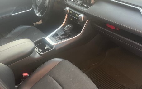 Toyota RAV4, 2021 год, 3 230 000 рублей, 9 фотография