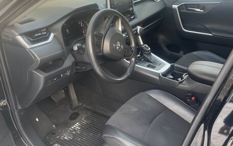 Toyota RAV4, 2021 год, 3 230 000 рублей, 8 фотография