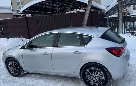 Opel Astra J, 2013 год, 980 000 рублей, 3 фотография