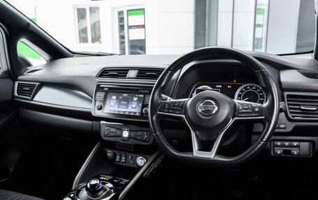 Nissan Leaf II, 2018 год, 1 890 000 рублей, 10 фотография