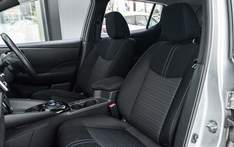 Nissan Leaf II, 2018 год, 1 890 000 рублей, 12 фотография