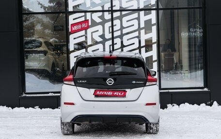 Nissan Leaf II, 2018 год, 1 890 000 рублей, 4 фотография