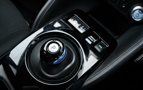 Nissan Leaf II, 2018 год, 1 890 000 рублей, 23 фотография