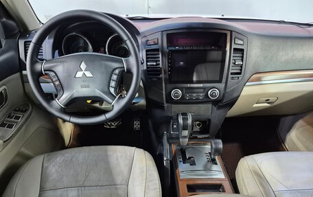 Mitsubishi Pajero IV, 2008 год, 1 457 000 рублей, 10 фотография