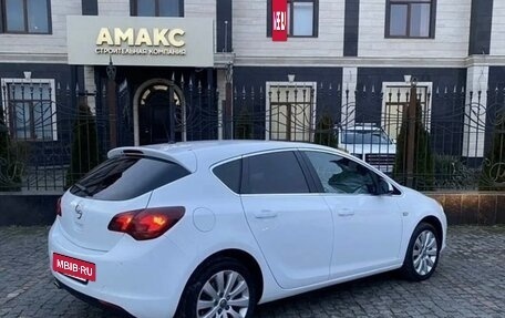 Opel Astra J, 2011 год, 820 000 рублей, 2 фотография