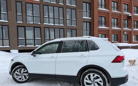 Volkswagen Tiguan II, 2021 год, 3 700 000 рублей, 4 фотография