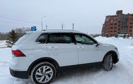 Volkswagen Tiguan II, 2021 год, 3 700 000 рублей, 3 фотография