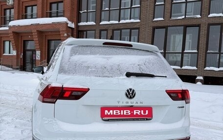 Volkswagen Tiguan II, 2021 год, 3 700 000 рублей, 5 фотография