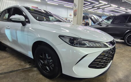 BYD Qin, 2025 год, 2 400 000 рублей, 2 фотография